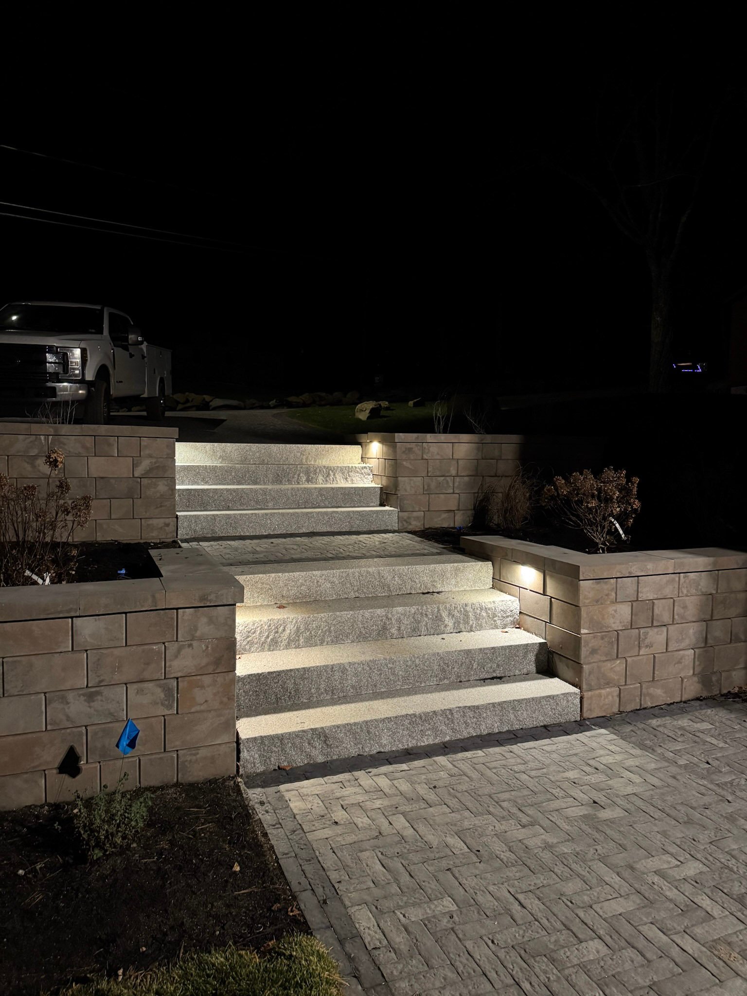 15-A2A8C0C0-2C36-475E-93C4-5A0DD8D83C11